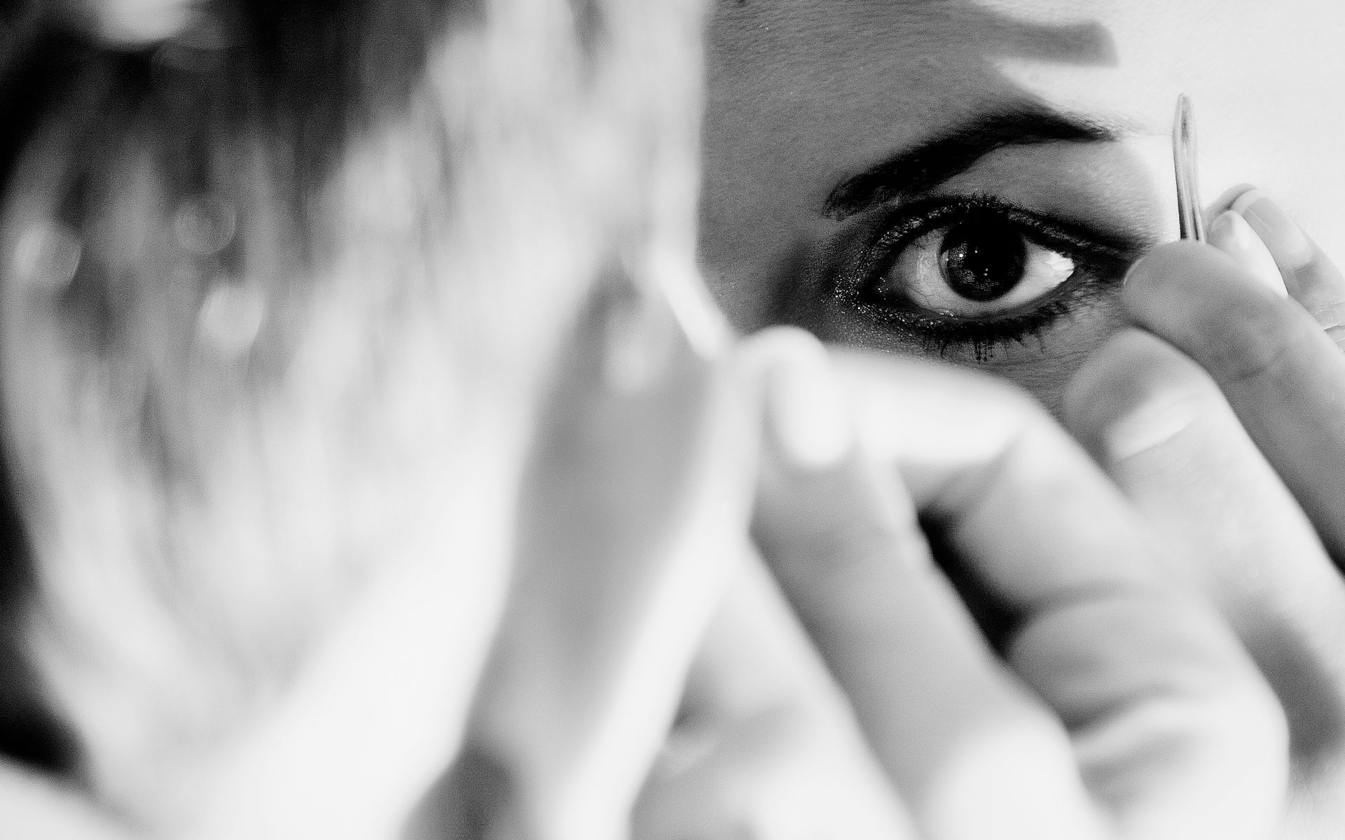 wedding photographyn 2012 bride getting ready